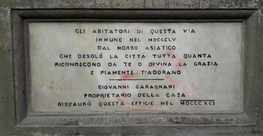 Stèle commémorative de l'épidémie à Bologne (source page web PAESAGGIO URBANO ED EPIDEMIE, il colera del 1855 tra Modena e Bologna).